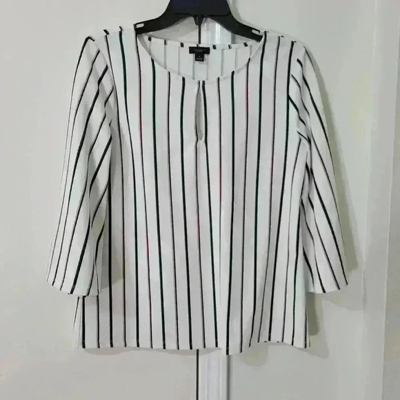 Beautiful Ann Taylor Women's Blouse Size M Factory Striped Keyhole Front - Picture 1 of 9
